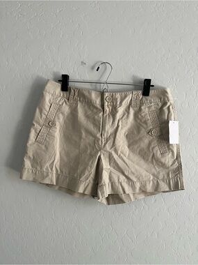 BNWT LIZWEAR Liz Claiborne Women's Beige Casual Cotton Shorts SIZE 10